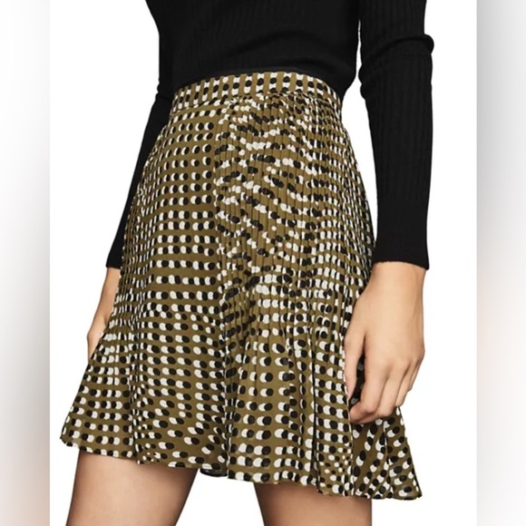 REISS Ellie Spot Print Flippy Skirt in Khaki - Picture 1 of 13
